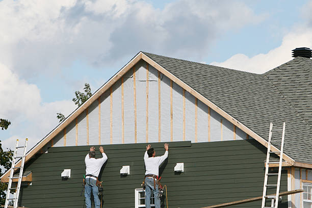 Professional Siding Contractor technician working in Amsterdam, OH